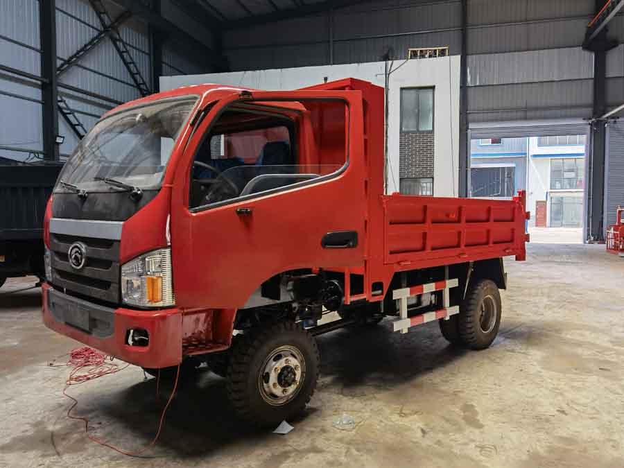 隨車挖運輸車