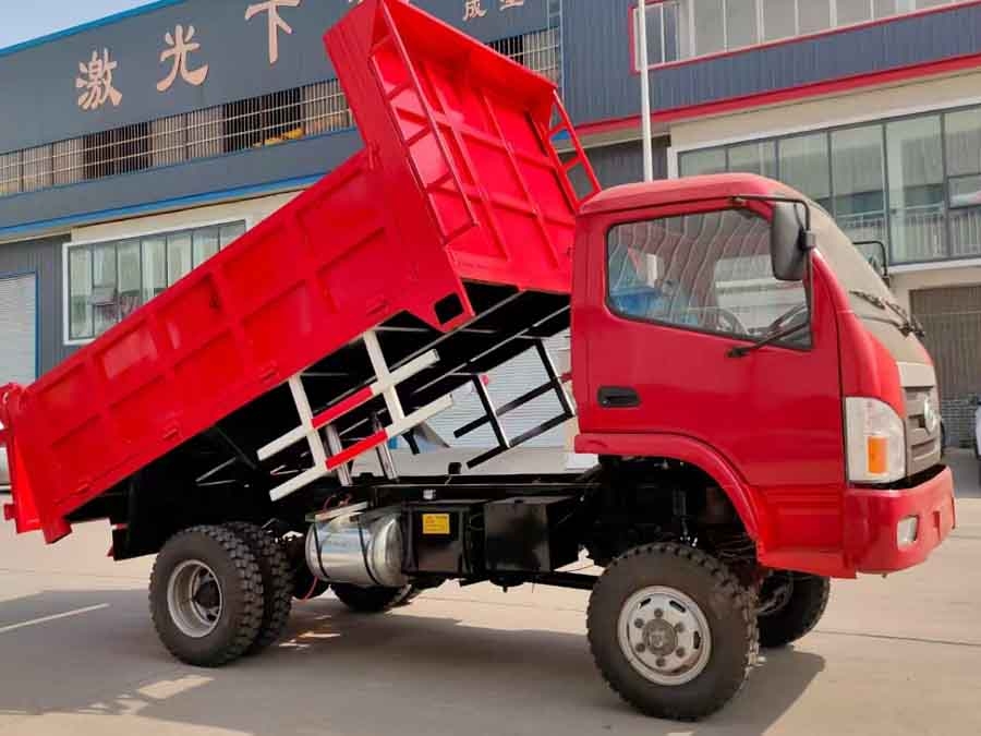 隨車挖運輸車